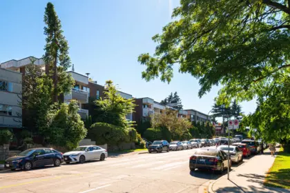 Hot Tub / Spa Photo of 303 2450 Cornwall Avenue, Vancouver, BC