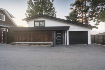 Hot Tub / Spa Photo of 50 Dieppe Place, Vancouver, BC
