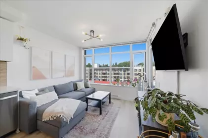 Breakfast Nook Photo of 802 200 Nelson's Crescent, New Westminster, BC