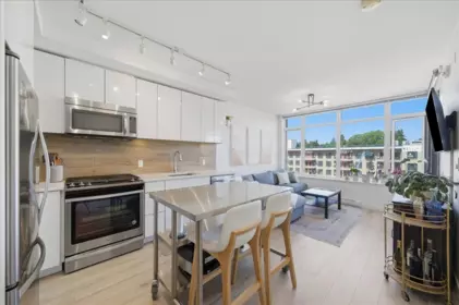 Family Room Photo of 802 200 Nelson's Crescent, New Westminster, BC
