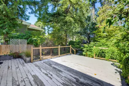 Garden / Landscaping Photo of 10291 Caithcart Road, Richmond, BC