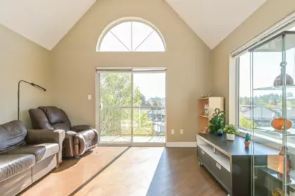 Kitchen Photo of 309 32725 George Ferguson Way, Abbotsford, BC
