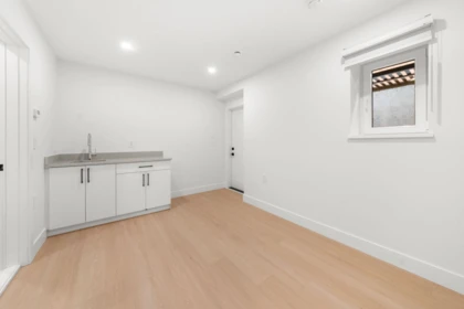 Hot Tub / Spa Photo of 1350 Ross Road, North Vancouver, BC