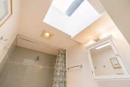 Powder Room Photo of 592 W 16th Avenue, Vancouver, BC