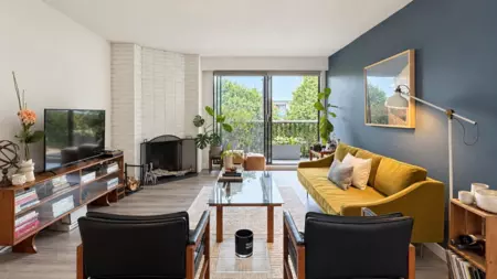 204 1610 Chesterfield Avenue, North Vancouver, BC, North Vancouver — Apartment/Condo for sale