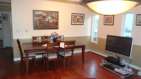 Breakfast Nook Photo of 7280 15th Avenue, Burnaby, BC
