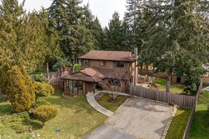 6169 Bligh Road, Sechelt, BC, Sechelt — Single Family Residence for sale