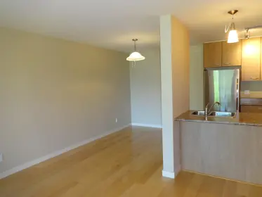 402 5631 Inlet Avenue, Sechelt, BC, Sechelt — Apartment/Condo for sale