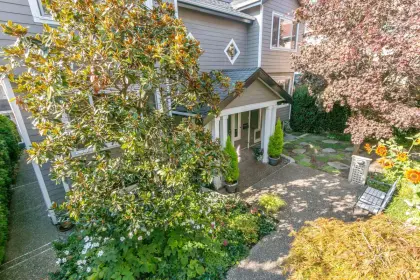 #1 215 E Keith Road, North Vancouver, BC, North vancouver — Townhouse for sale