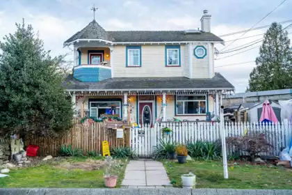2208 Hamilton Street, New Westminster, BC, New westminster — Single Family Residence for sale