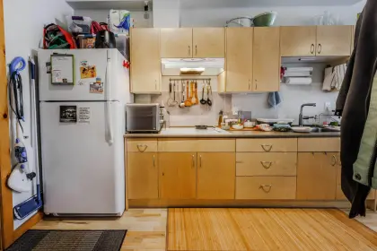 213 5604 Inlet Avenue, Sechelt, BC, Sechelt — Apartment/Condo for sale