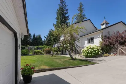 5344 Evans Road, Halfmoon Bay, BC, Halfmoon bay — Single Family Residence for sale