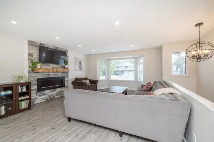 18928 60a Avenue, Surrey, BC, Surrey — Single Family Residence for sale