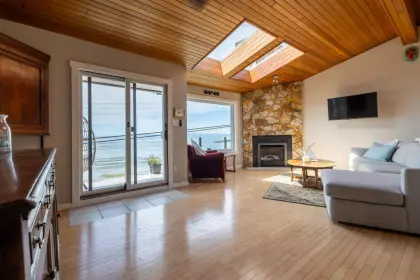 15353 Marine Drive, White Rock, BC, White rock — Single Family Residence for sale