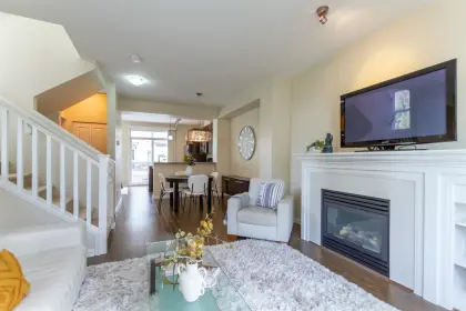42 18777 68a Avenue, Surrey, BC, Surrey — Townhouse for sale