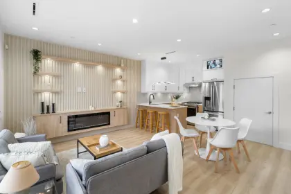 1 758 E 60th Avenue, Vancouver, BC, Vancouver — Half Duplex for sale