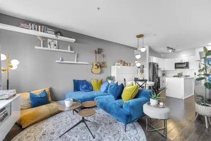205 3895 Sandell Street, Burnaby, BC, Burnaby — Apartment/Condo for sale