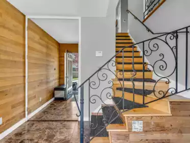 1989 Dunstone Place, North Vancouver, BC, North vancouver — Single Family Residence for sale