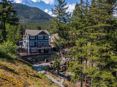 7458 Dogwood Street, Pemberton, BC, Pemberton — Single Family Residence for sale