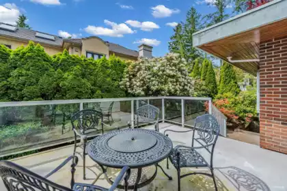 Garden / Landscaping Photo of 1338 W 54th Avenue, Vancouver, BC