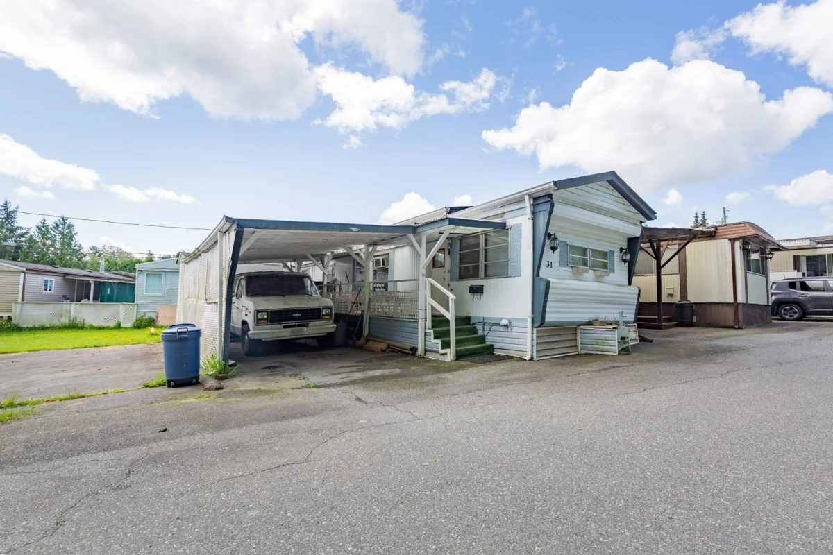 Exterior Front Photo of 31 8266 King George Boulevard, Surrey, BC