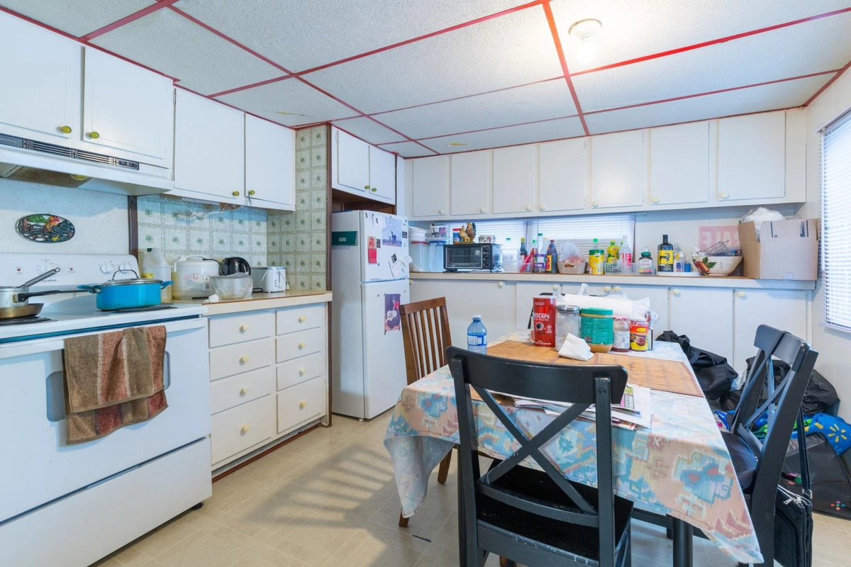 Living Room Photo of 31 8266 King George Boulevard, Surrey, BC