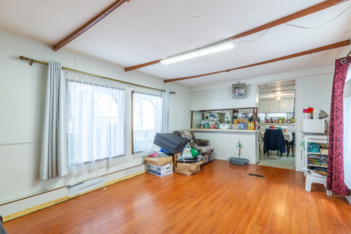 Primary Bathroom Photo of 31 8266 King George Boulevard, Surrey, BC