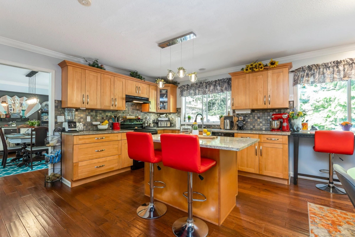 Dining Area Photo of 10851 Greenwood Drive, Mission, BC