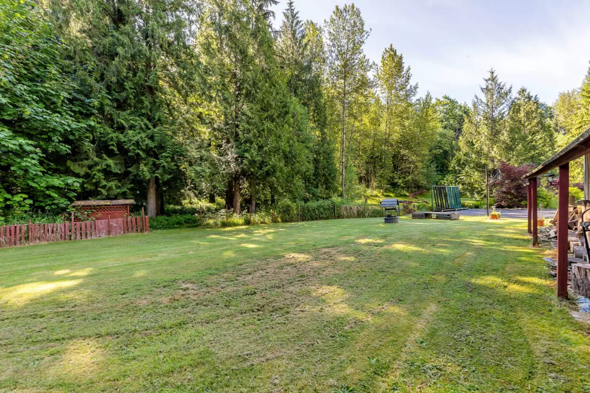 Kitchen Island Photo of 10851 Greenwood Drive, Mission, BC