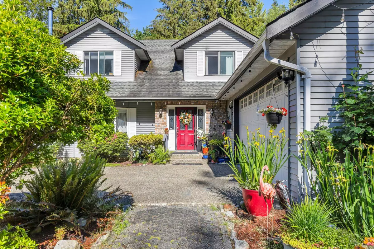 Living Room Photo of 10851 Greenwood Drive, Mission, BC