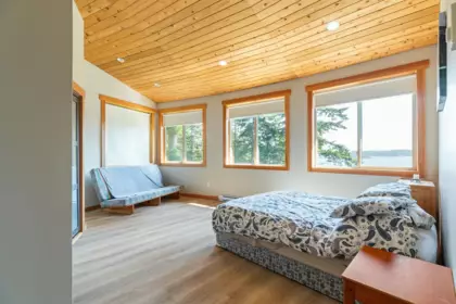 Basement Recreation Room Photo of 304 Esplanade Road, Keats Island, BC