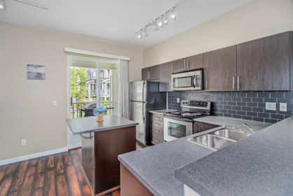 37 6575 192 Street, Surrey, BC, Surrey — Townhouse for sale
