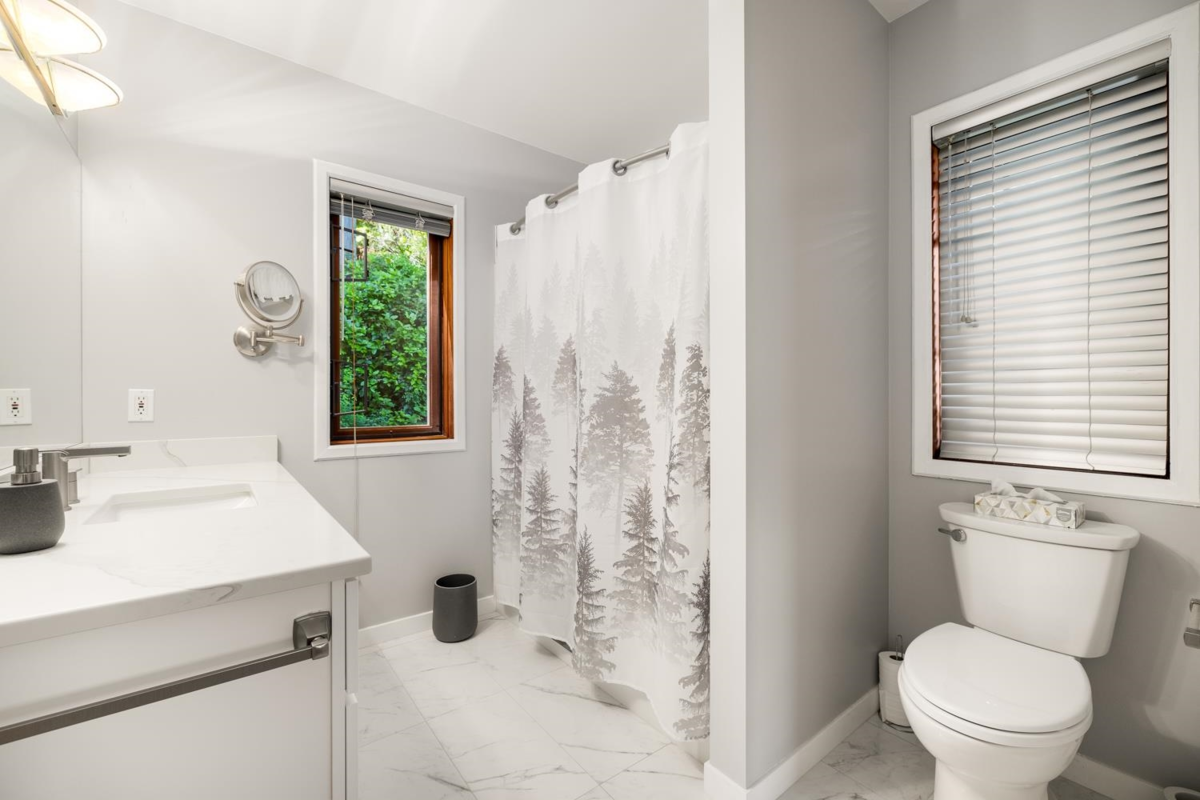 Bedroom 4 Photo of 571 Roocroft Lane, Bowen Island, BC