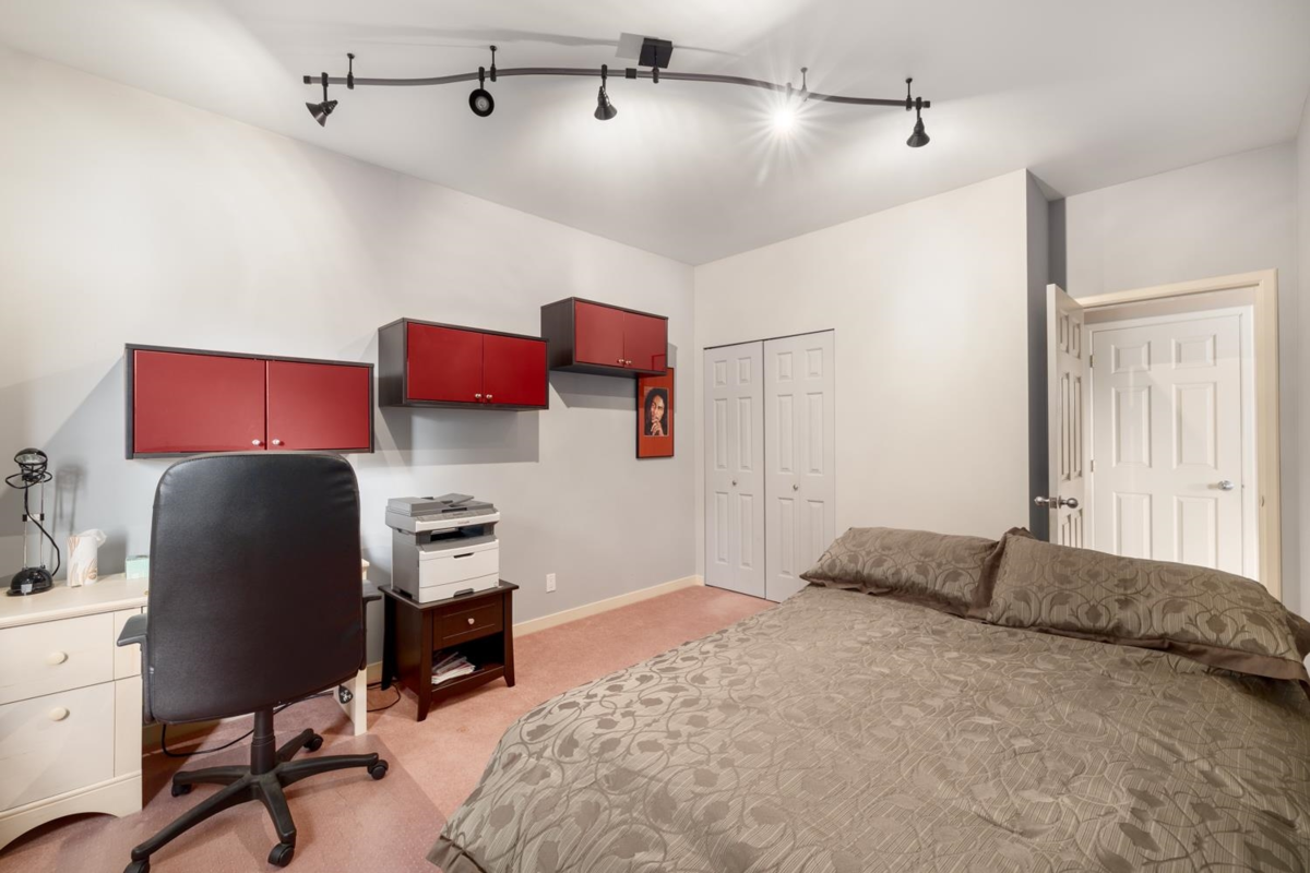 Mudroom Photo of 571 Roocroft Lane, Bowen Island, BC