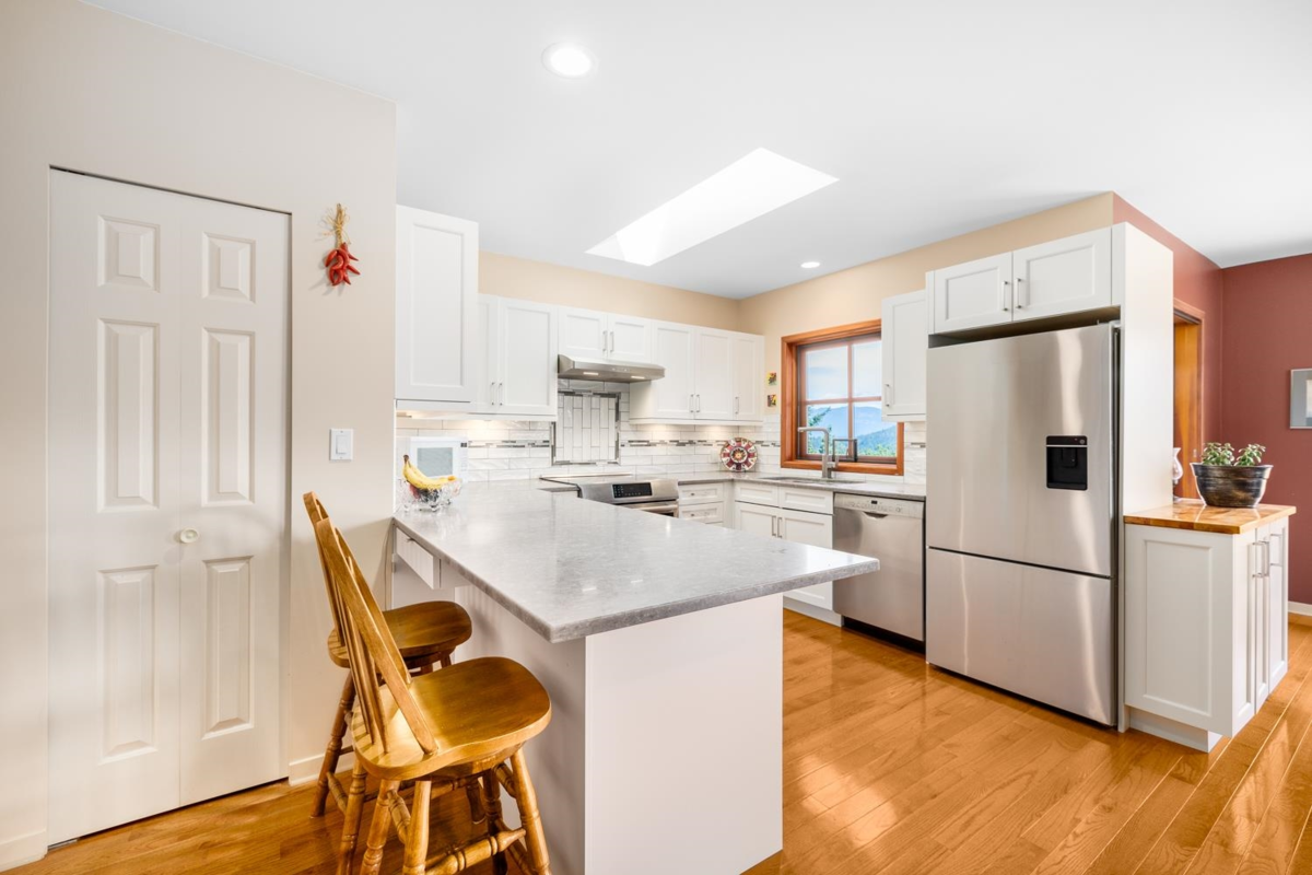 Pantry Photo of 571 Roocroft Lane, Bowen Island, BC