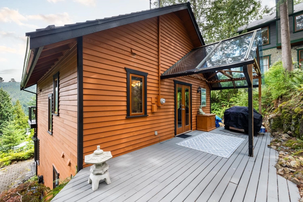Staircase Photo of 571 Roocroft Lane, Bowen Island, BC