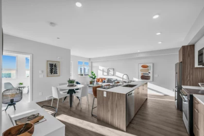 404 5535 Hastings Street, Burnaby, BC, Burnaby — Apartment/Condo for sale