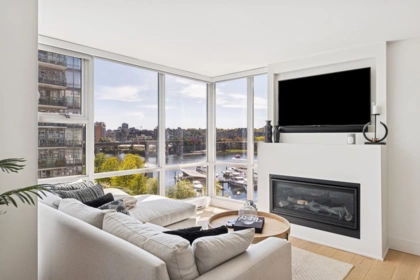 801 1077 Marinaside Crescent, Vancouver, BC, Vancouver — Apartment/Condo for sale