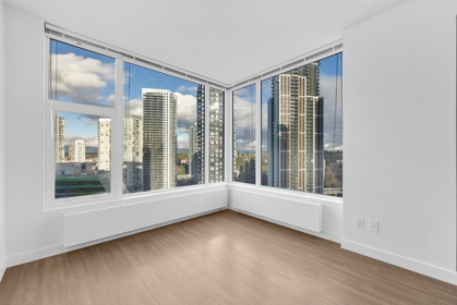 1809 13615 Fraser Highway, Surrey, BC, Surrey — Apartment/Condo for sale