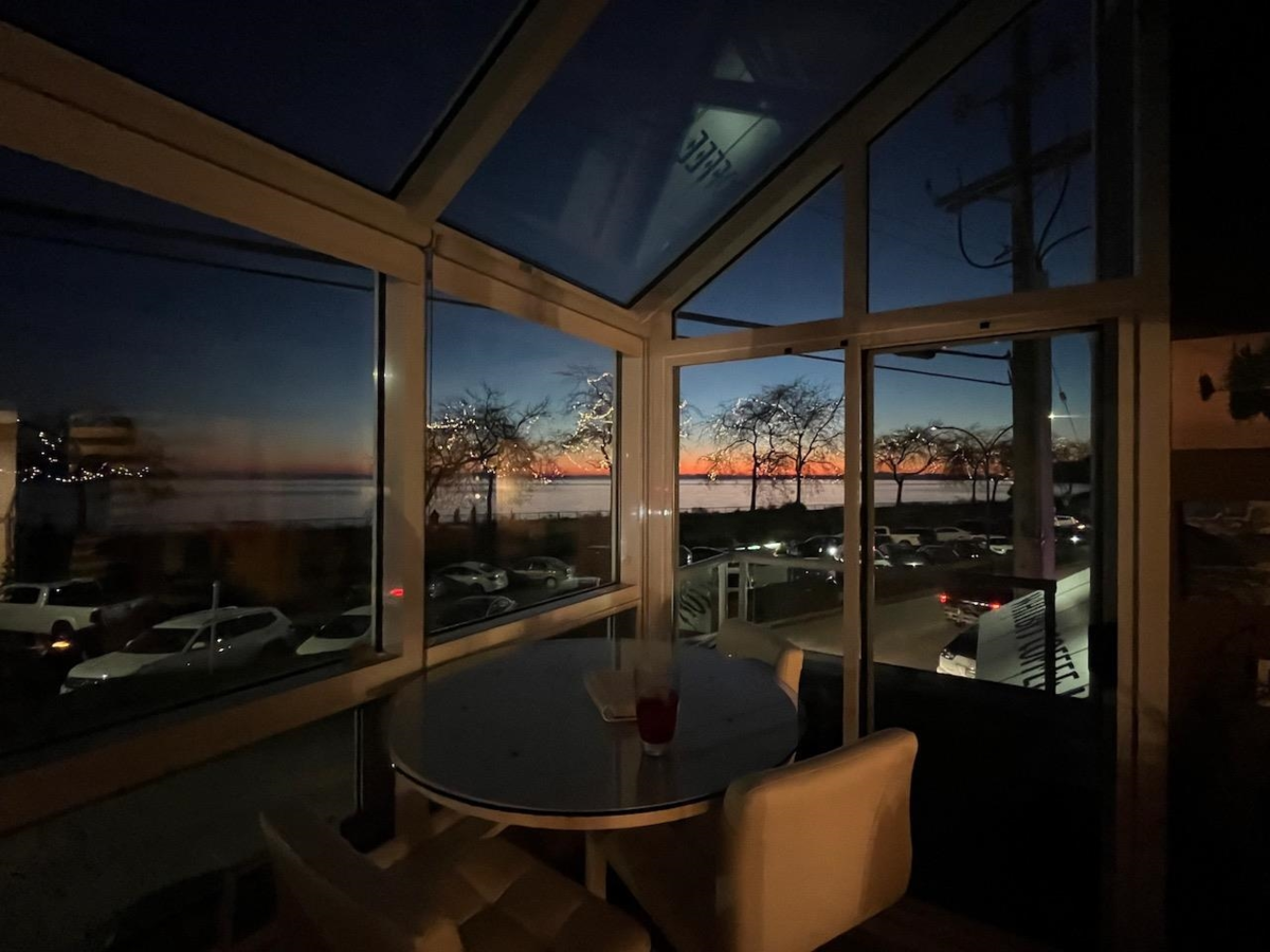 Breakfast Nook Photo of 14831 Marine Drive, White Rock, BC