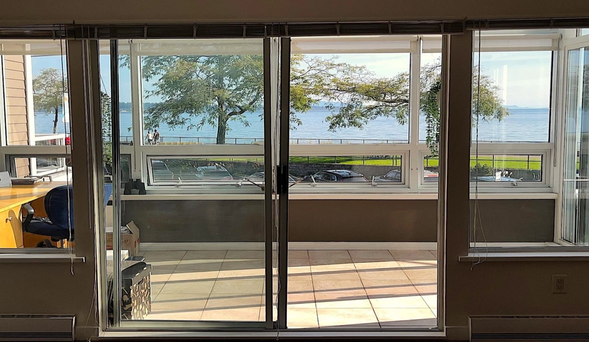 Family Room Photo of 14831 Marine Drive, White Rock, BC