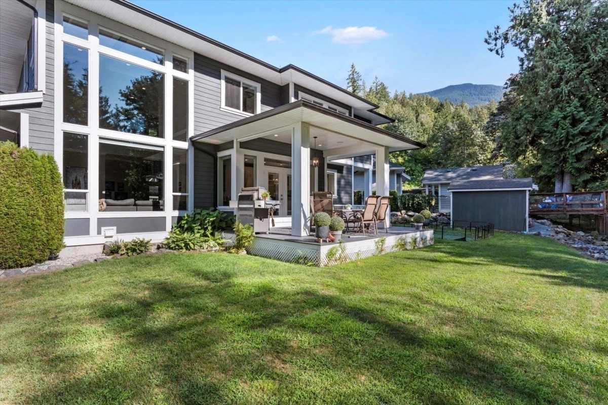 Swimming Pool Photo of 2 7854 Brookwood Place, Chilliwack, BC