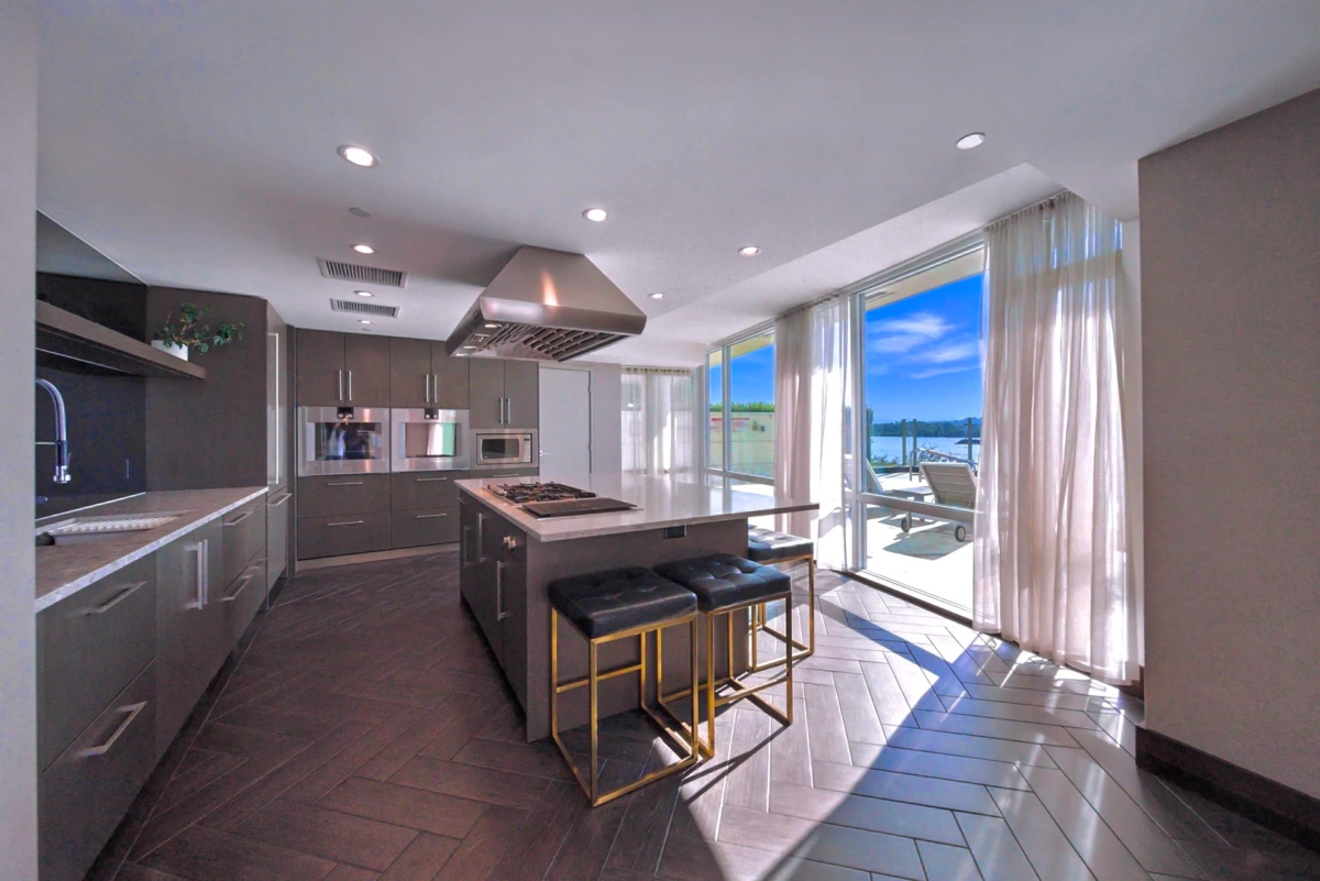 Hot Tub / Spa Photo of 1501 210 Salter Street, New Westminster, BC