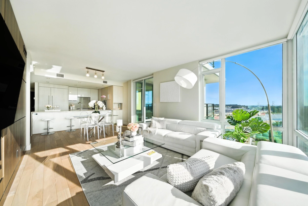 Walk-In Closet Photo of 1501 210 Salter Street, New Westminster, BC