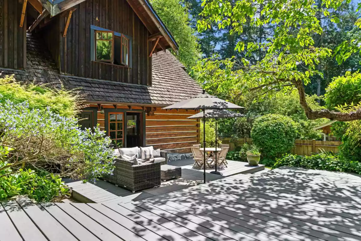 Backyard Photo of 5851 Eagle Island, West Vancouver, BC