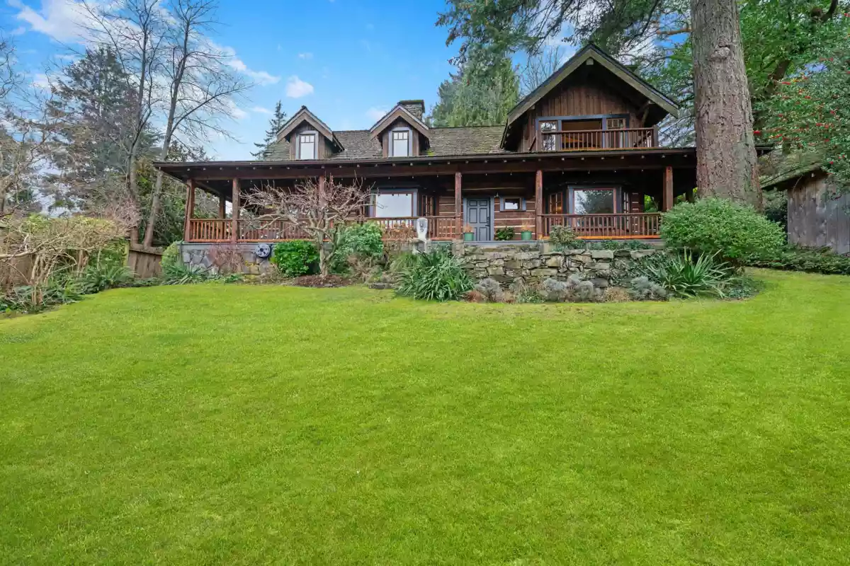 Entry Foyer Photo of 5851 Eagle Island, West Vancouver, BC