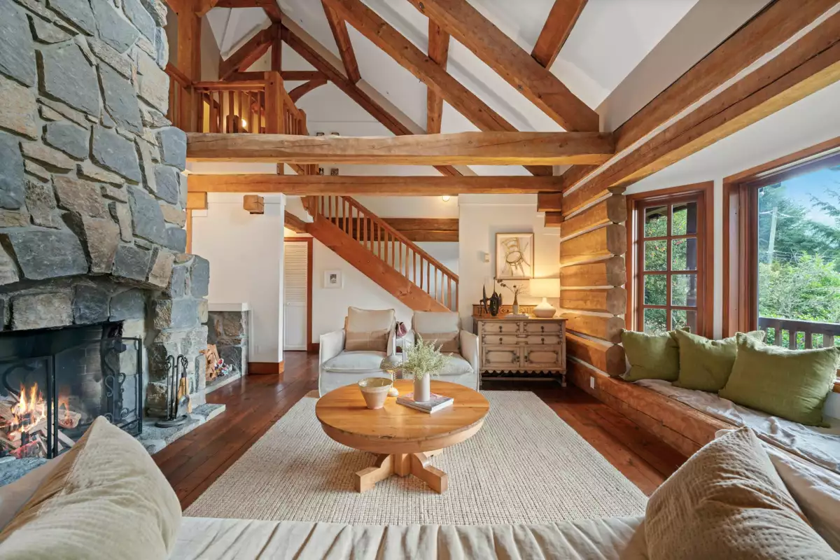 Exterior Rear Photo of 5851 Eagle Island, West Vancouver, BC