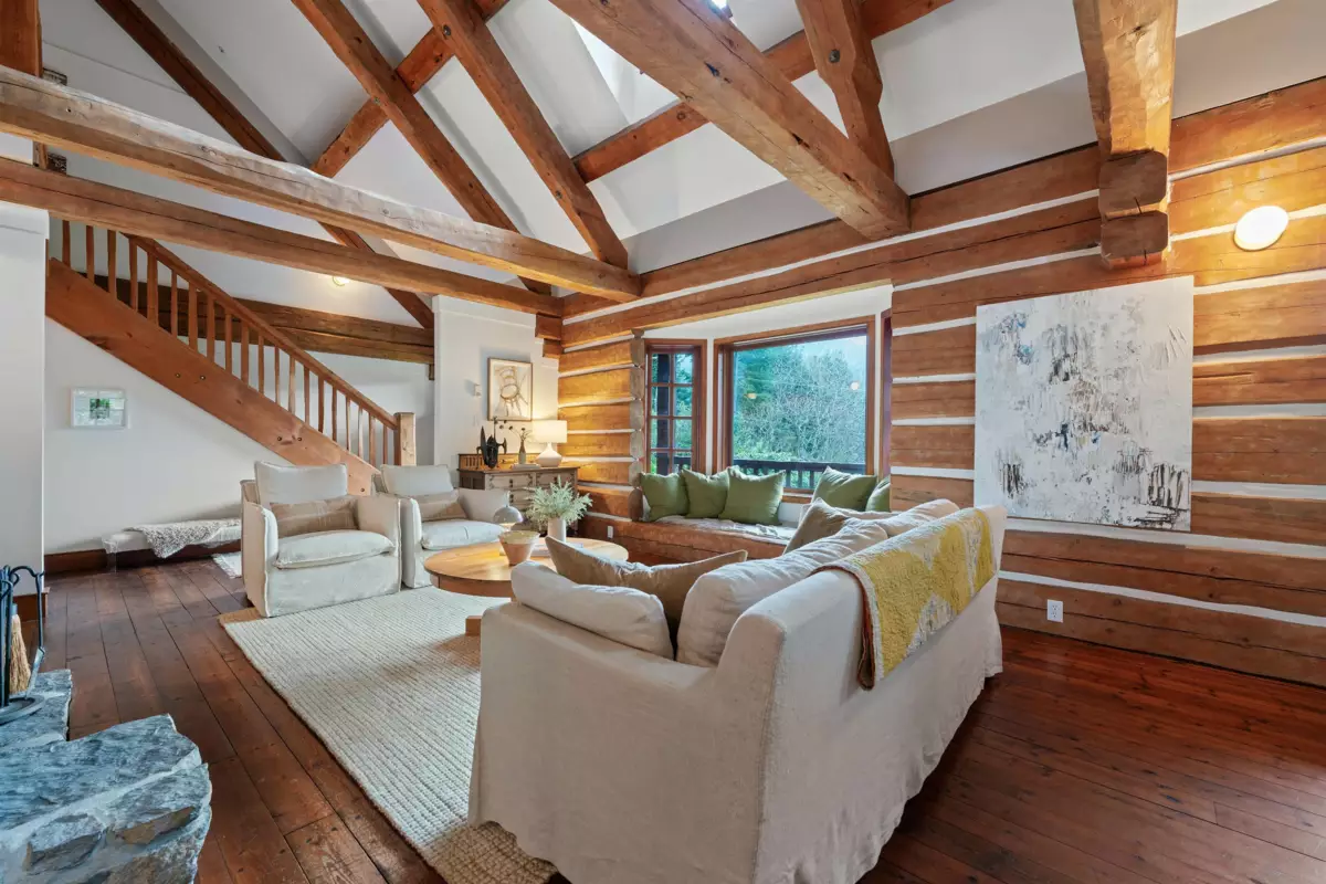 Kitchen Photo of 5851 Eagle Island, West Vancouver, BC