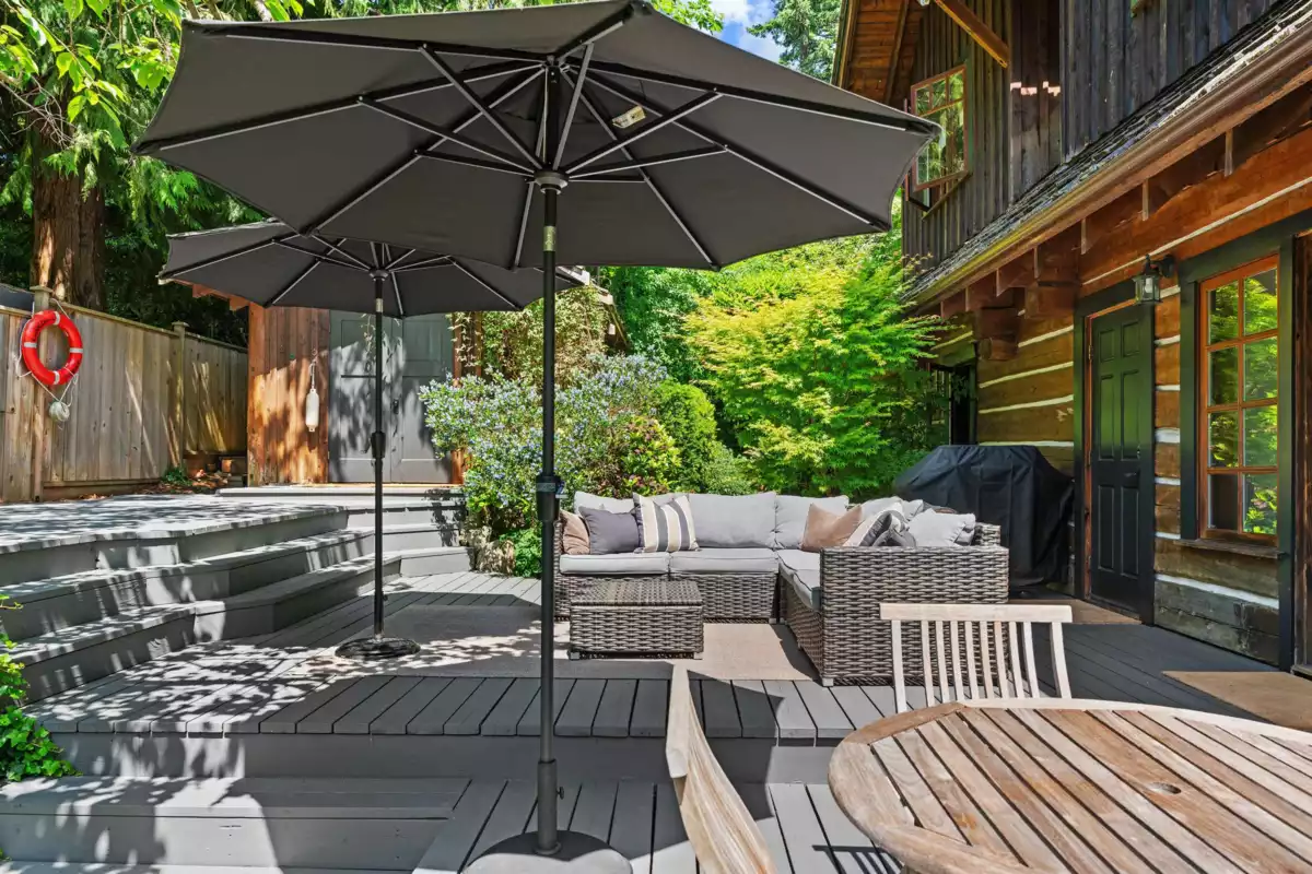 Outdoor Deck Photo of 5851 Eagle Island, West Vancouver, BC