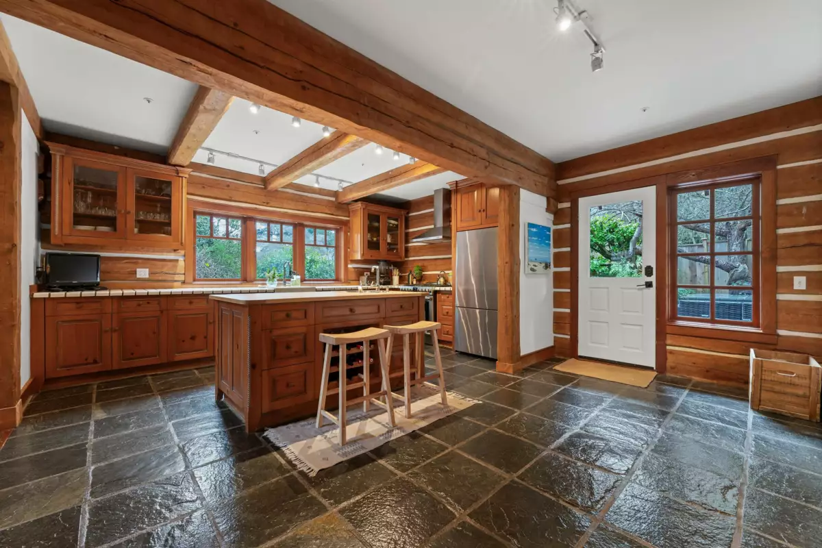 Pantry Photo of 5851 Eagle Island, West Vancouver, BC